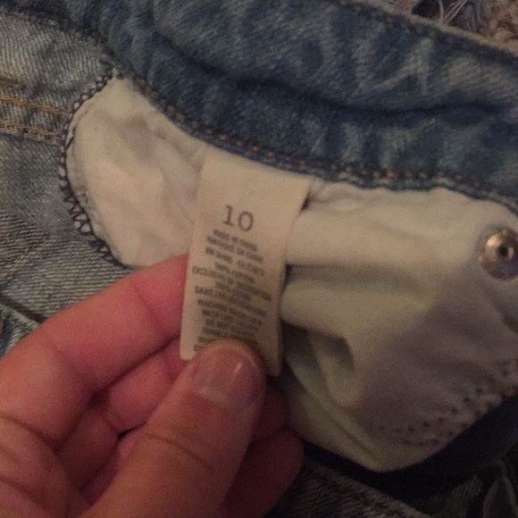 American Eagle Jean Shorts - Picture 3 of 4